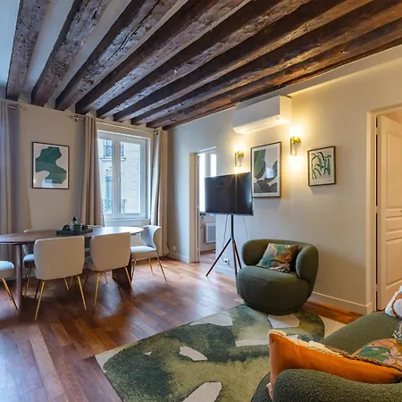 Heart Of - Spacious 3-bedroom Air-conditione *