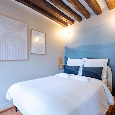 Heart Of - Spacious 3-bedroom Air-conditione Paris