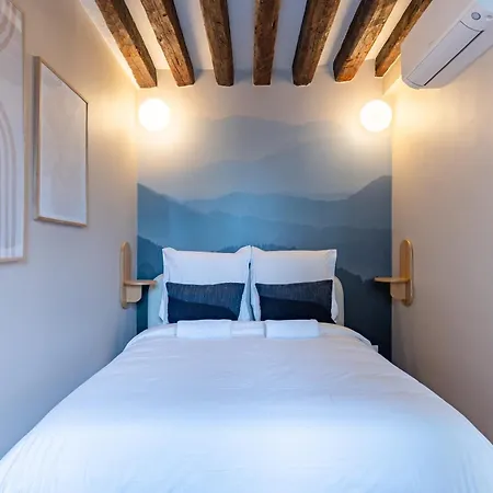 Heart Of - Spacious 3-bedroom Air-conditione * Paris
