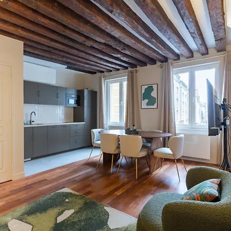 Heart Of - Spacious 3-bedroom Air-conditione * Paris