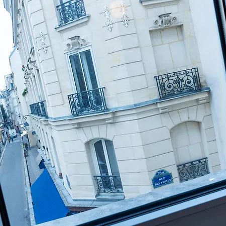 Heart Of - Spacious 3-bedroom Air-conditione Apartment Paris